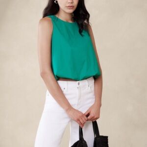 NWT Banana Republic Bubble-Hem Top
Color: Emerald Dream